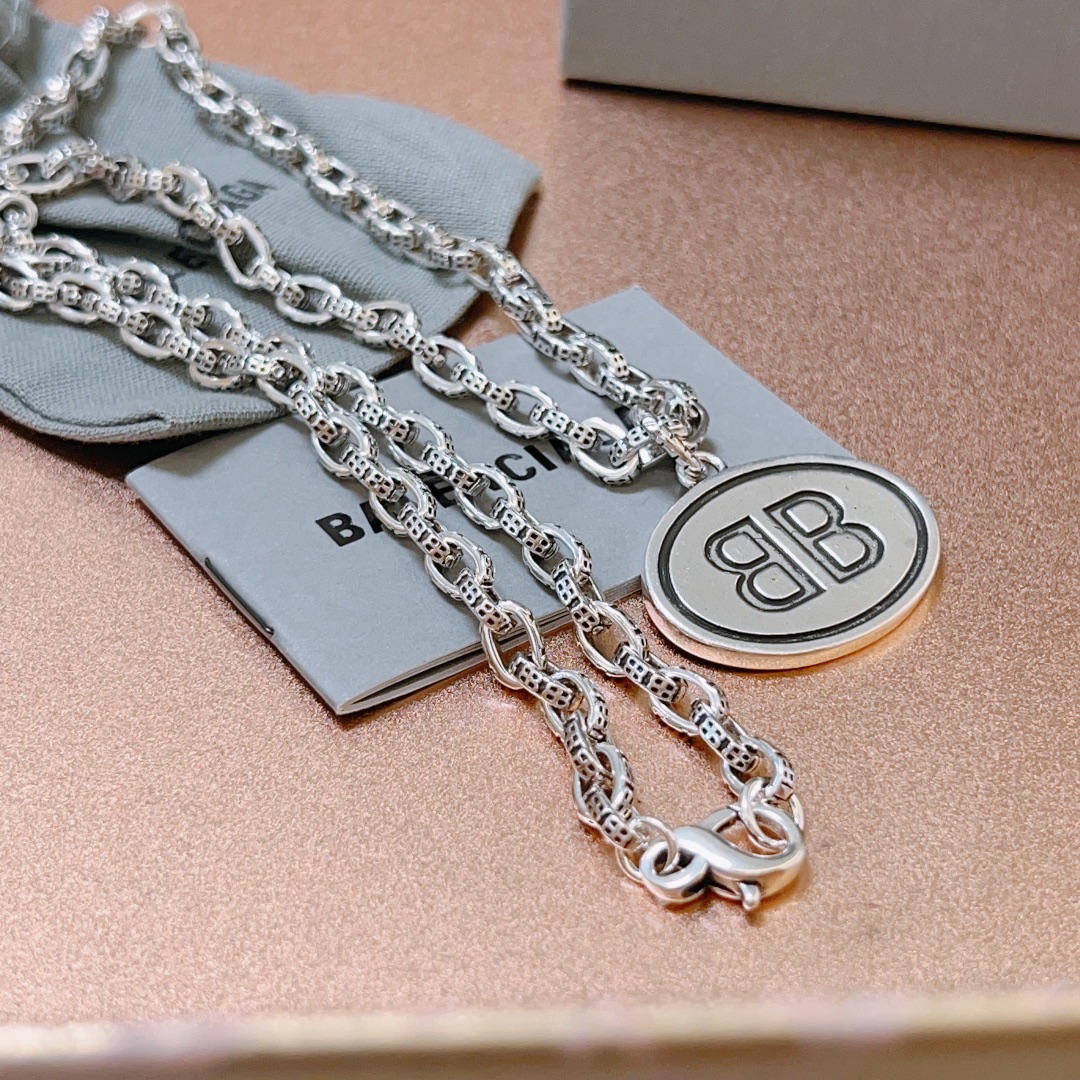 批130 原单货🔹🔹新品 巴黎世家项链 Balenciaga 新款项链🔹专柜一致 细节做工精细 每个细节流程到位 设计工艺精细 火爆款出货 设计独特 复古风格 巴黎世家项链