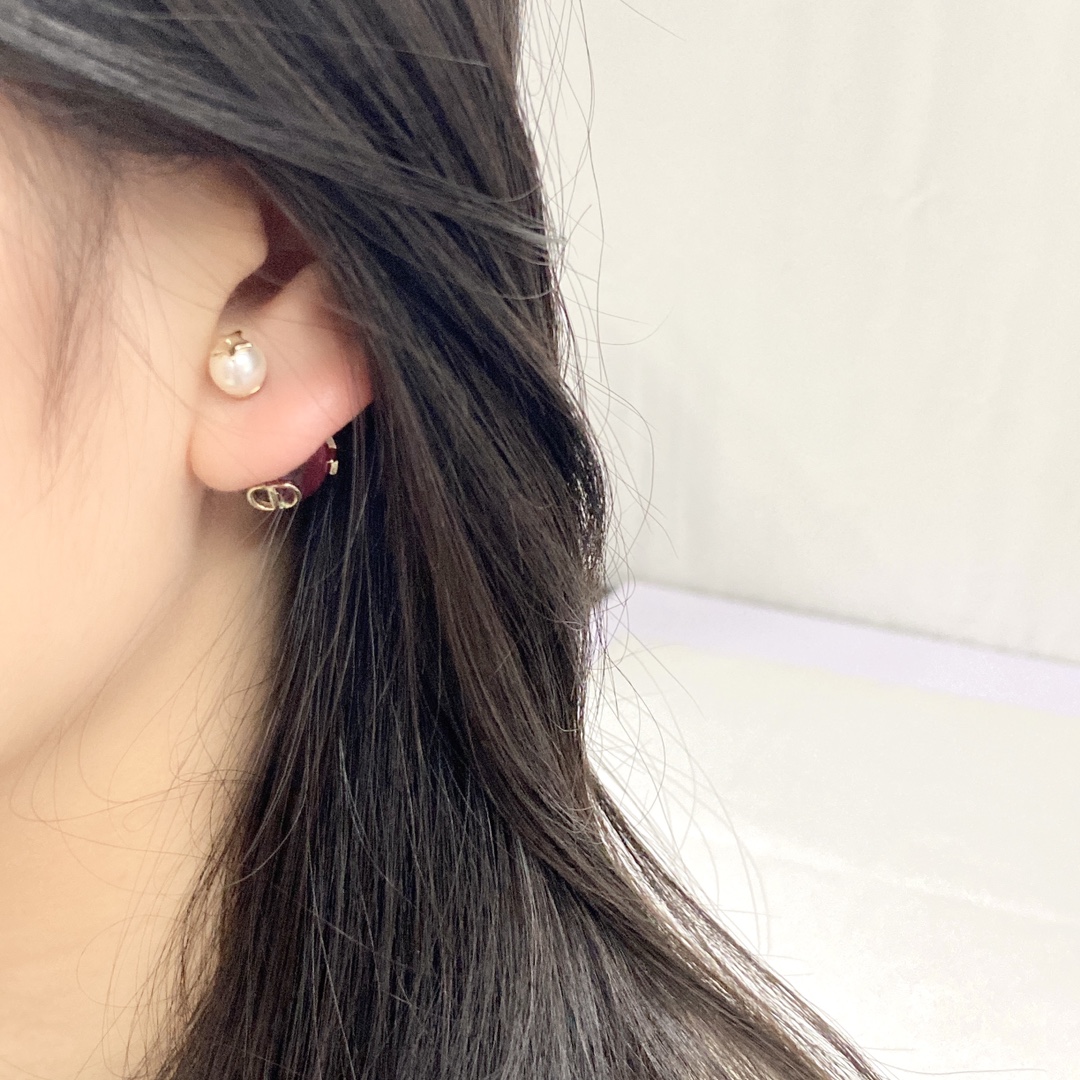 디올 귀걸이 133761 Dior Earrings 썸네일 이미지