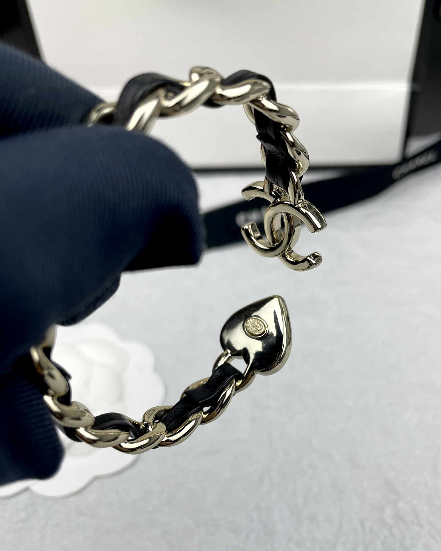 Chanel Chanel 白色爱心 穿皮开口弹簧 手镯
