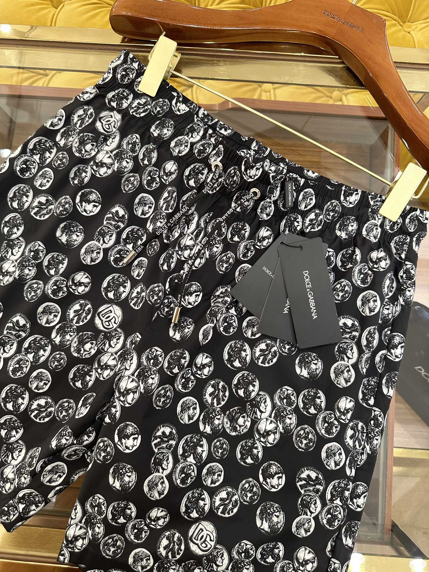 Louis Vuitton Haute Couture Haute Couture Ready-to-Wear Clothing Dress 4