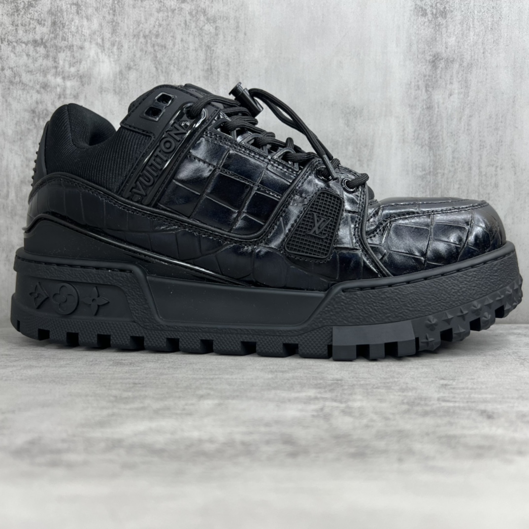 Louis Vuitton 新款上架 Louis Vuitton 23S走秀款 胖丁Trainer 面包鞋 滑板鞋 休闲 运动鞋 DIY串珠Louis vuitton 路易威登2023年男装春夏走秀款