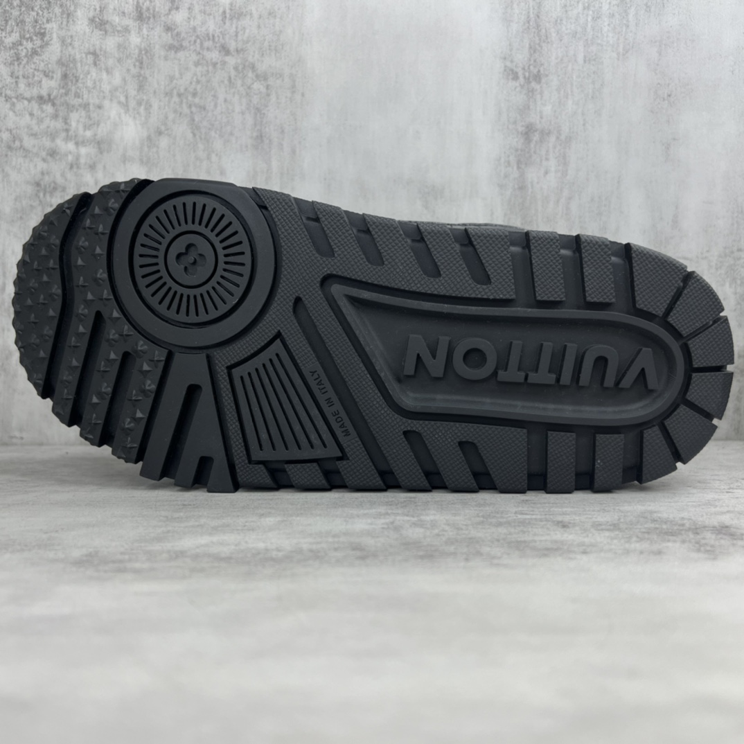 Louis Vuitton 新款上架 Louis Vuitton 23S走秀款 胖丁Trainer 面包鞋 滑板鞋 休闲 运动鞋 DIY串珠Louis vuitton 路易威登2023年男装春夏走秀款