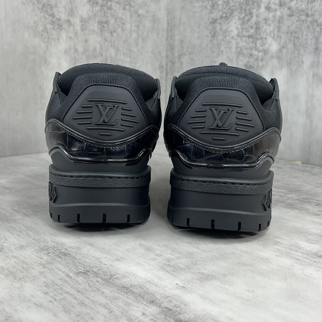 Louis Vuitton 新款上架 Louis Vuitton 23S走秀款 胖丁Trainer 面包鞋 滑板鞋 休闲 运动鞋 DIY串珠Louis vuitton 路易威登2023年男装春夏走秀款