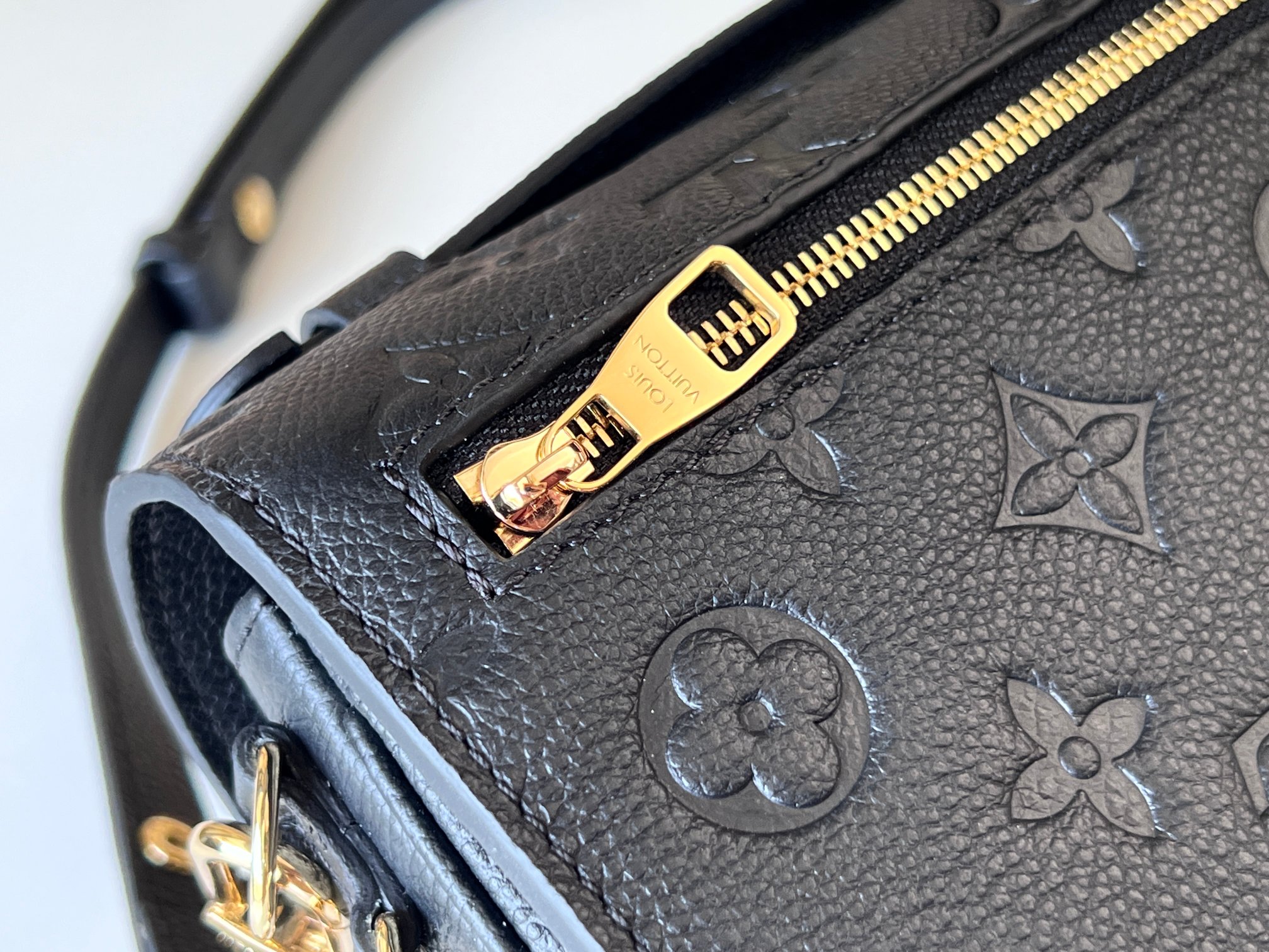 NO:201150,Original leather model M46595 ochette Met is small postman bag more details, LV [top original list], louis vuitton19860909原厂皮型号M46595 ochette Met is小号邮差包更多细节,LV【顶级原单】,louis vuitton,Bag