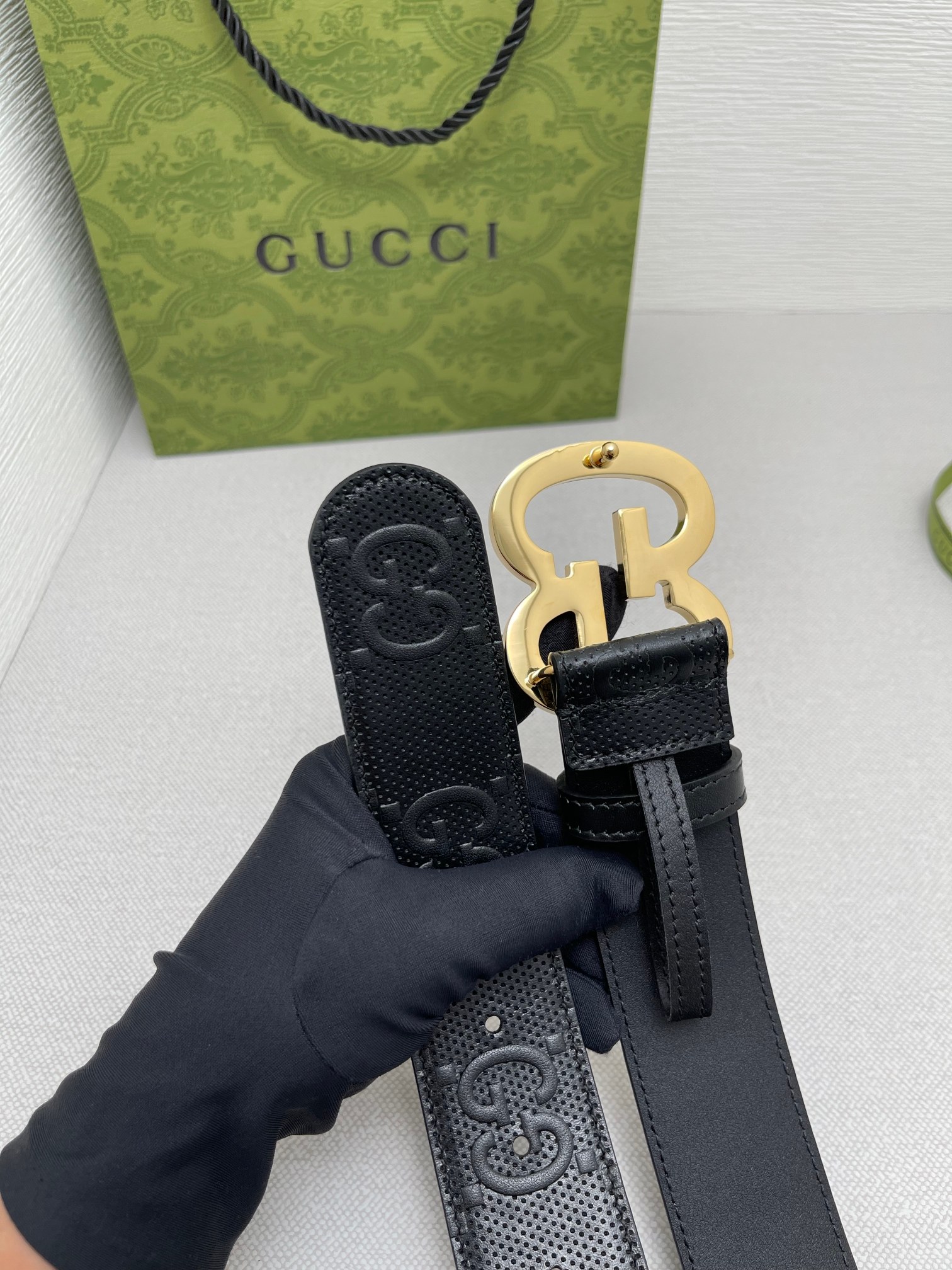 品牌古驰描述双面原版皮这款饰有带扣的
