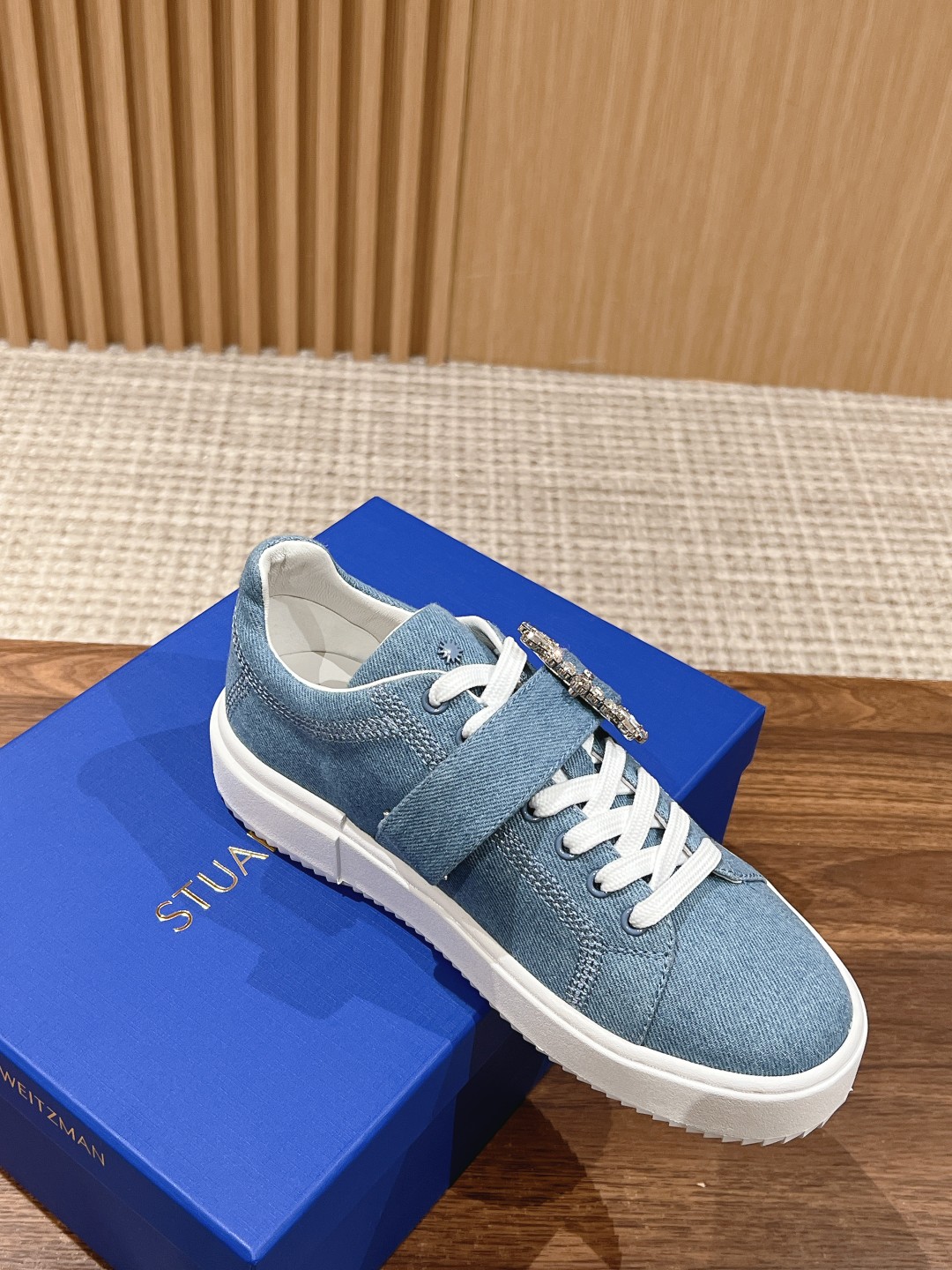 Stuart Weitzman SW# Drill White Recreational Sports Shoes for Asian Women - 图片 3