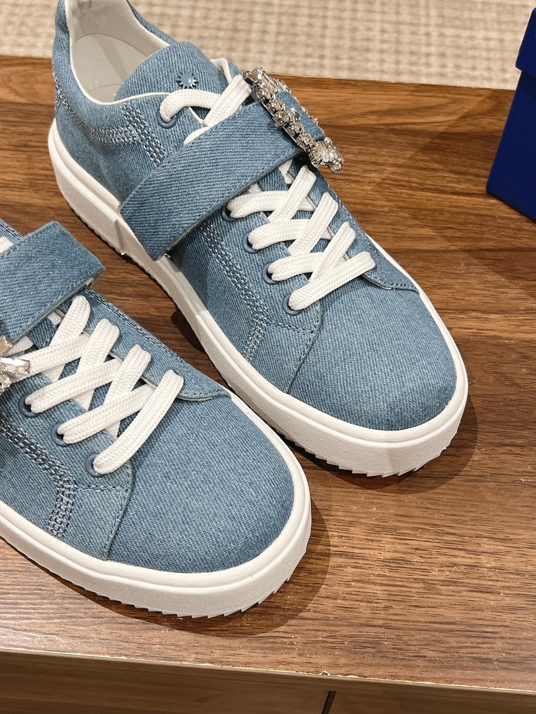 Stuart Weitzman SW# Drill White Recreational Sports Shoes for Asian Women - 图片 6