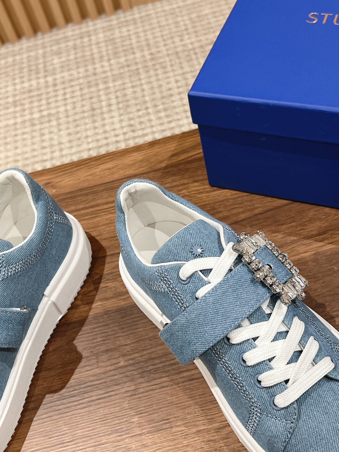 Stuart Weitzman SW# Drill White Recreational Sports Shoes for Asian Women - 图片 8