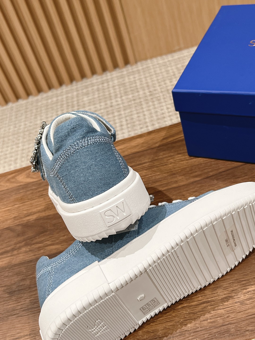 Stuart Weitzman SW# Drill White Recreational Sports Shoes for Asian Women - 图片 9