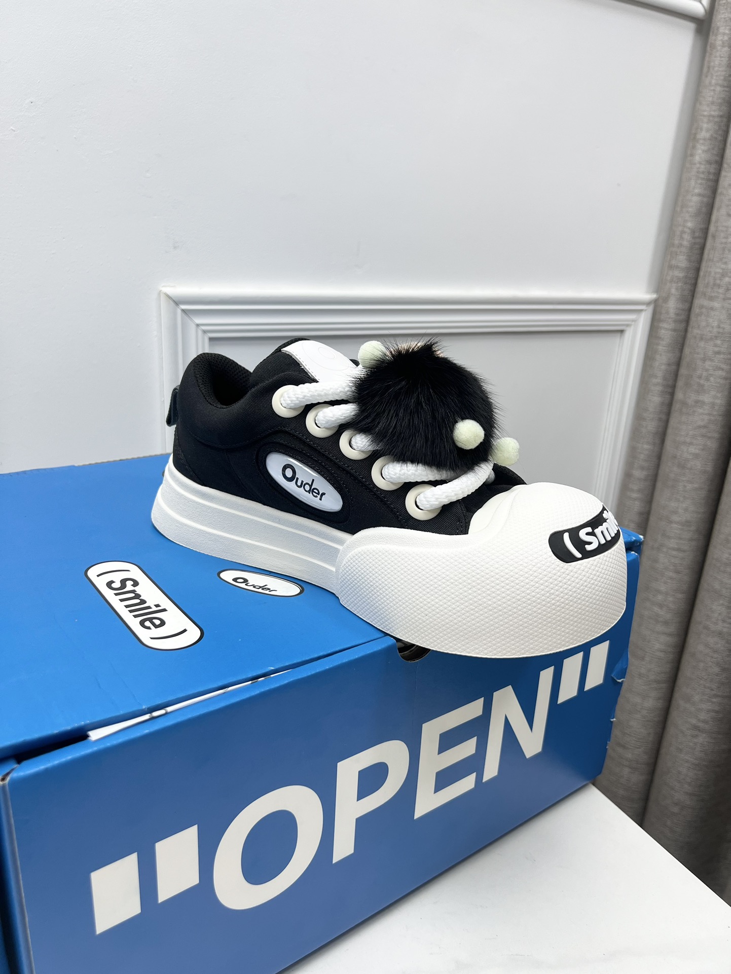 2023ss New Fall/Winter Collection: Smiling Shoes with Unique Design and Customized Features - 图片 5