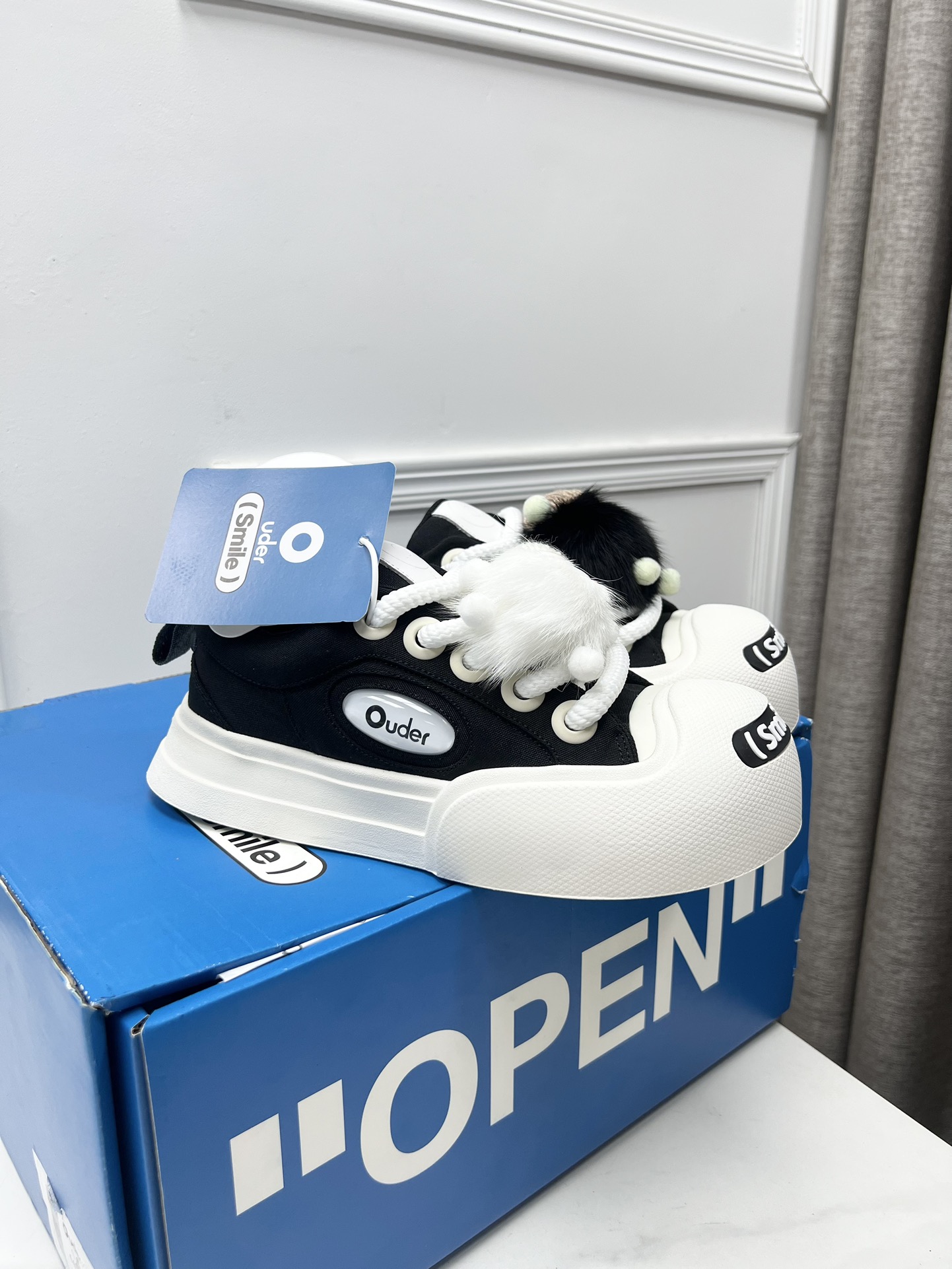 2023ss New Fall/Winter Collection: Smiling Shoes with Unique Design and Customized Features - 图片 3