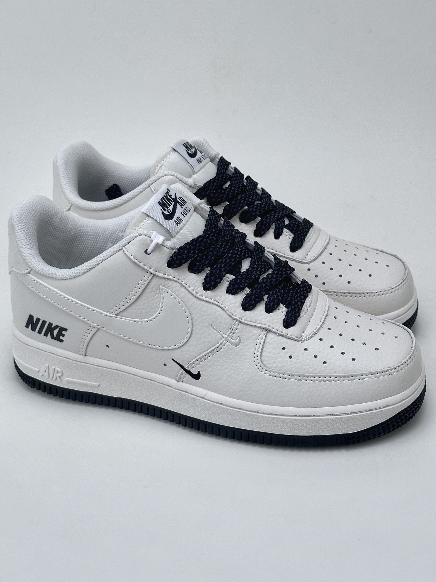 240 Nike Air Force 1 Low 07 白黑满天星 TV2306-257