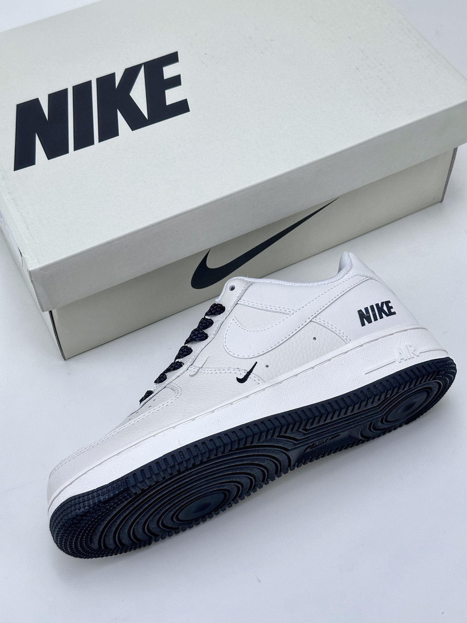 240 Nike Air Force 1 Low 07 白黑满天星 TV2306-257