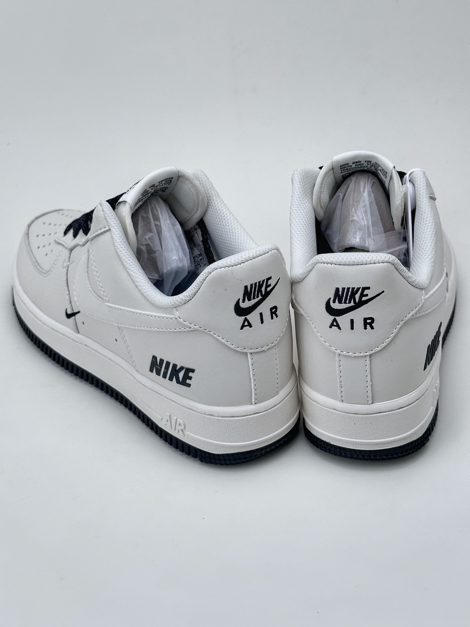 240 Nike Air Force 1 Low 07 白黑满天星 TV2306-257