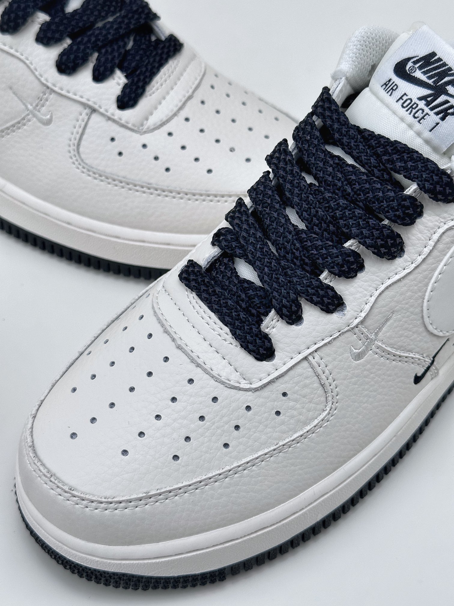 240 Nike Air Force 1 Low 07 白黑满天星 TV2306-257