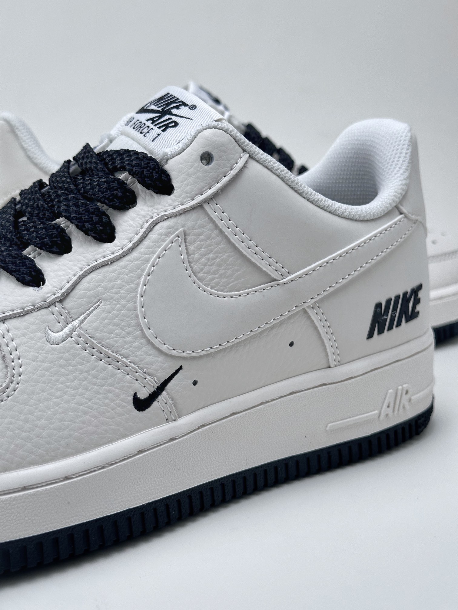 240 Nike Air Force 1 Low 07 白黑满天星 TV2306-257