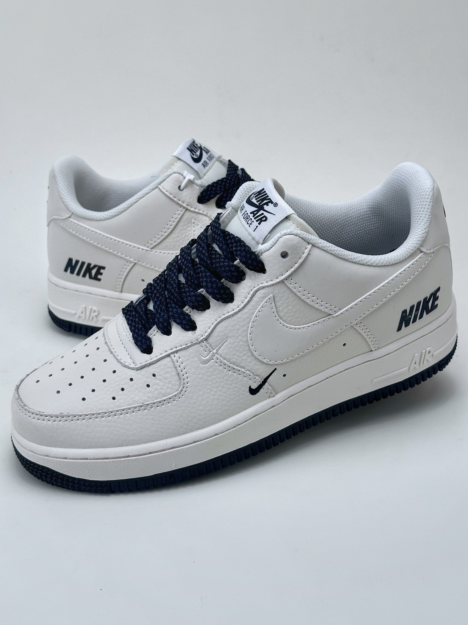 240 Nike Air Force 1 Low 07 白黑满天星 TV2306-257