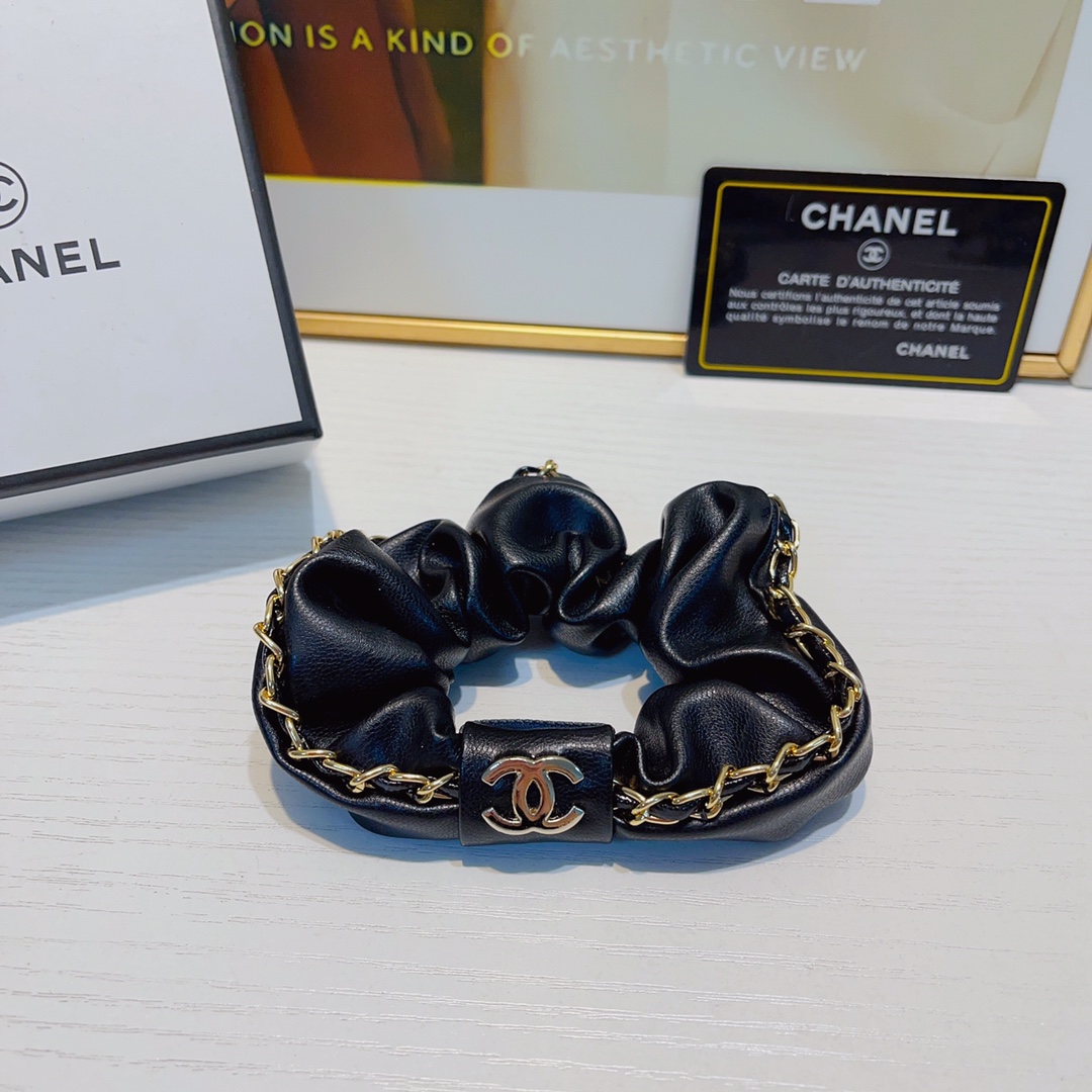 NO:277517,CHANEL Xiaoxiang CHANEL hair ring leather large intestine hair band rubber band recommended style of temperament rubber band must-apple for the fairy (single hairpin, hairpin, chanel, hairpins19860909CHANEL小香 CHANEL发圈 皮革大肠发圈皮筋 气质皮筋推荐款小仙女必入单品（单个发夹,发夹,chanel,hairpins,accessory