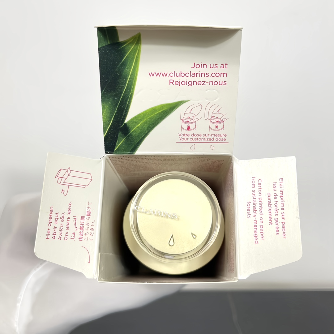 66！ 精版，重新到货！
老版娇韵诗双萃精华100ml 娇韵诗黄金双萃精华100ml水油黄金配比！一款不管你宿醉，熬夜，失眠，只要临睡涂上之后，第二天绝对元气满满面色明亮的精华✨对付干纹法令纹有明显效果，大干皮沙漠皮 基本一晚上就能就回来了，很多妹子的初期抗老选择，有很好的修复功能👍敏感肌也可以用，还可以改善红血丝！孕妇首选💢
