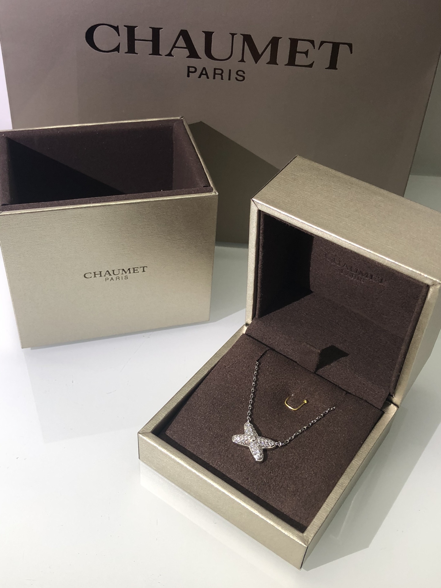 NO:101699,Shangmei * Eternal Cross three-row diamond necklace Details are in place Platinum | Rose gold necklace, Shangmei, necklace19860909尚美*缘 交叉三排钻项链 细节到位 白金 | 玫金项链,尚美,necklace,Jewelry