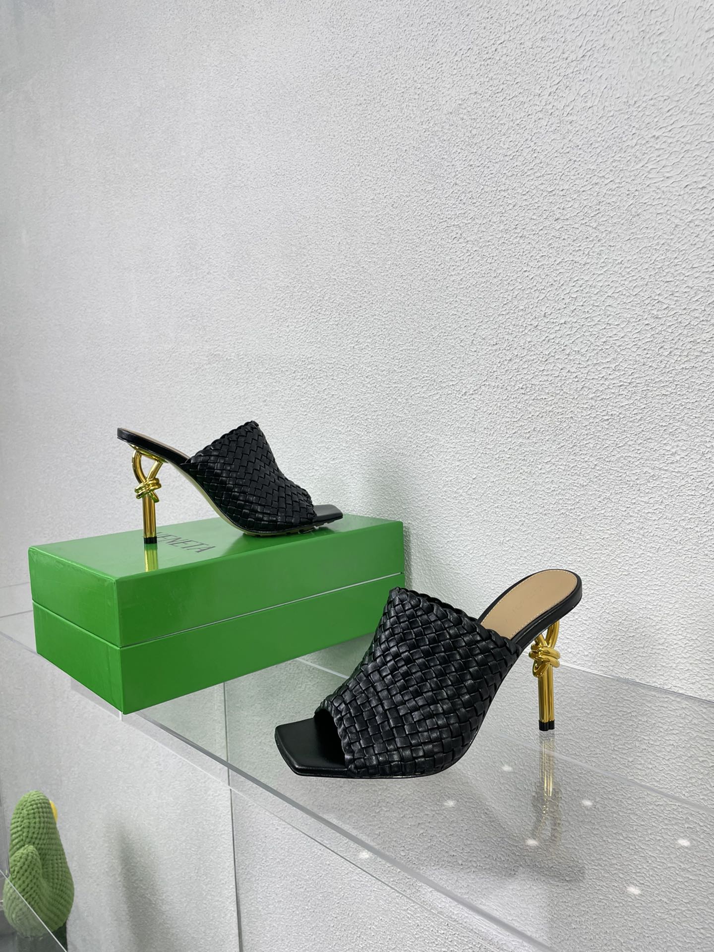 Bottega Veneta Slides