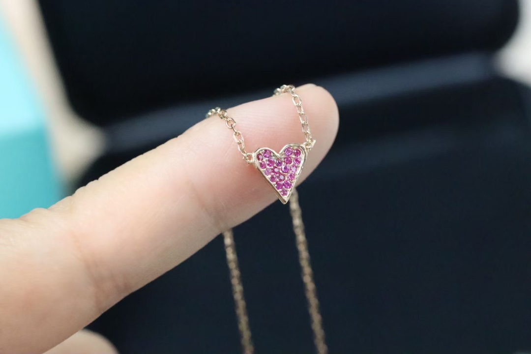 Tiffany & Co. 不‮成记‬本，亏本清， 同价