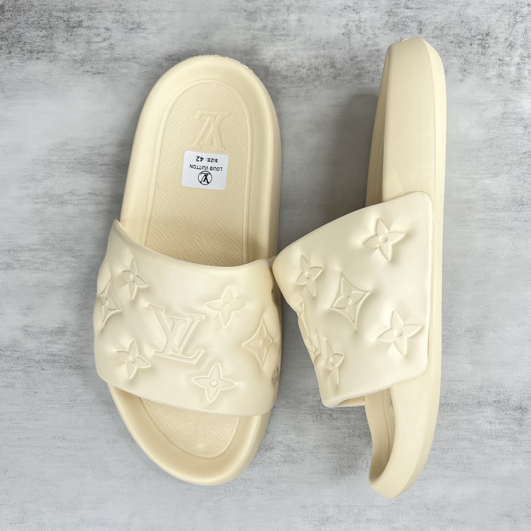 Louis Vuitton 新款上架 LOUIS VUITTON 23ss lv标压花沙滩拖鞋 全网火爆 独家模具开发 男款38-46