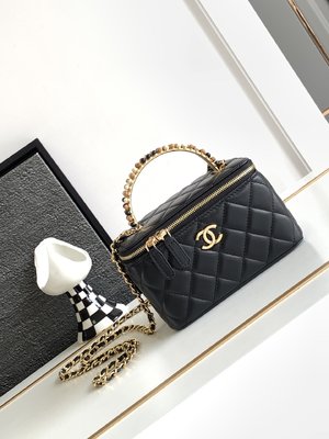 Chanel Crossbody & Shoulder Bags Black Fall/Winter Collection Chains