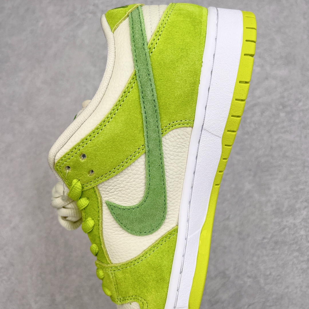 图片[7]-零售💰200 ＃KZ神版福利回馈‼NK SB Dunk Low Pro 米绿青苹果 DM0807-300 毫无疑问市场中端王者 全码福利开炸 长期补货价格一步到位 毫无疑问市场中端王者 实力大厂出品 新配色陆续开发 利润个位数只为口碑 全套原纸板楦头开发 确保原汁原味 完美呈现DUNK版型 一比一鞋头弧度高度鞋身弧度 此版本只针对中端市场 皮料材质有所更替 其他数据细节工艺流程均保持一致 绝不口嗨 细节品控鞋型随意对比 独家私模官方第六代原厂航空铝磨具打磨大底 鞋头坡度极致还原 无解鞋型 原盒原配 圈内天花板工艺 原厂玻璃冲刀 超高清洁度 全鞋零毛边皮料切割 原厂中底布点胶 中底布拉帮走线遵循公司 SIZE：36 36.5 37.5 38 38.5 39 40 40.5 41 42 42.5 43 44 44.5 45 46 47.5 编码：by2936000-运动鞋