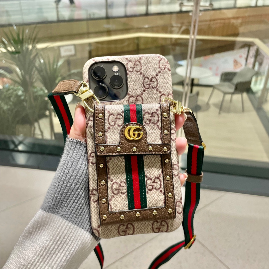 Gucci镜子卡包纯手工打造精致铆钉