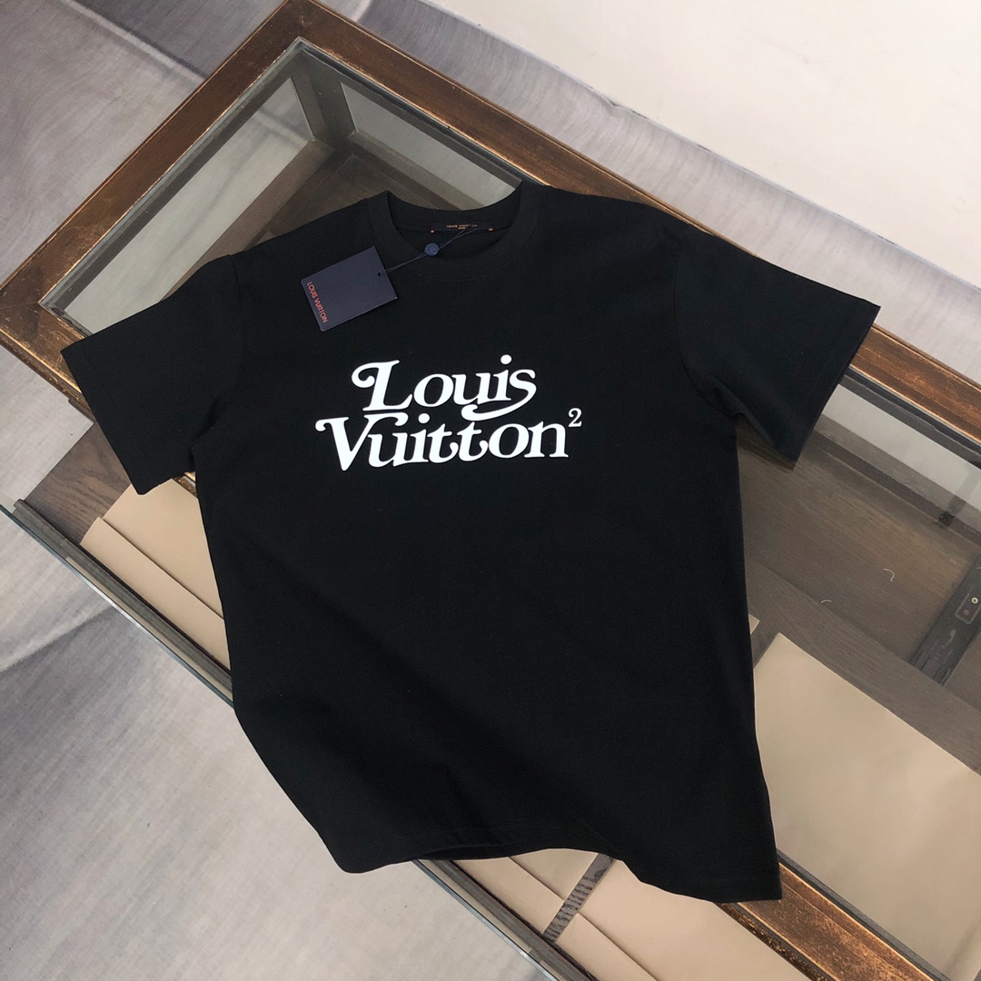 Replica -ontwerper
 Louis Vuitton Kleding T-Shirt Koop van hoogwaardige replica hoge kwaliteit
 Beige Zwart Wit Mannen Katoen Zomercollectie Fashion Korte mouw