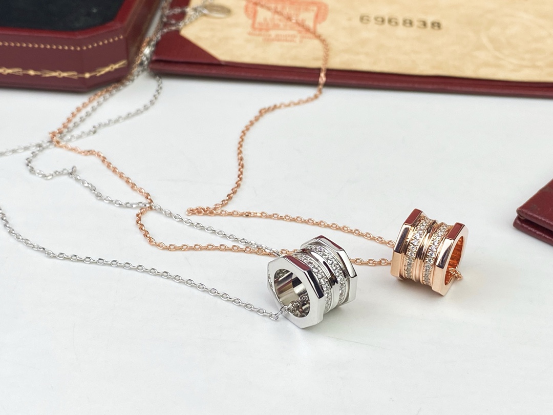 Cartier Cartier螺丝项链 设计灵感来自卡地亚螺丝手镯 的螺丝帽采用亚金电镀18k金制作
