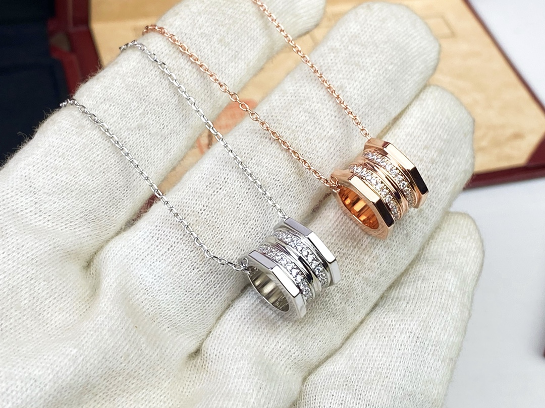 Cartier Cartier螺丝项链 设计灵感来自卡地亚螺丝手镯 的螺丝帽采用亚金电镀18k金制作