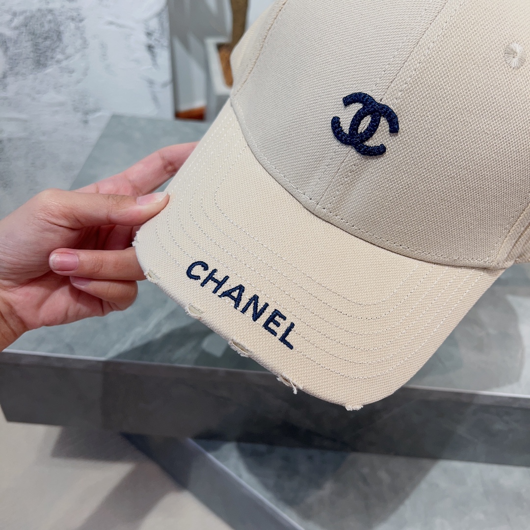 香奈儿Chanel时尚经典款！可以戴N多年的款式全棉材质超舒适一年四季都是陪你搭配你衣服的所有服饰！