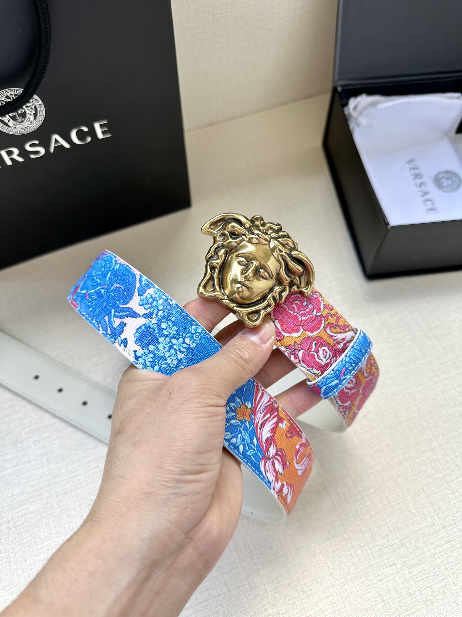 宽度4.0cmVERSACE此款个性