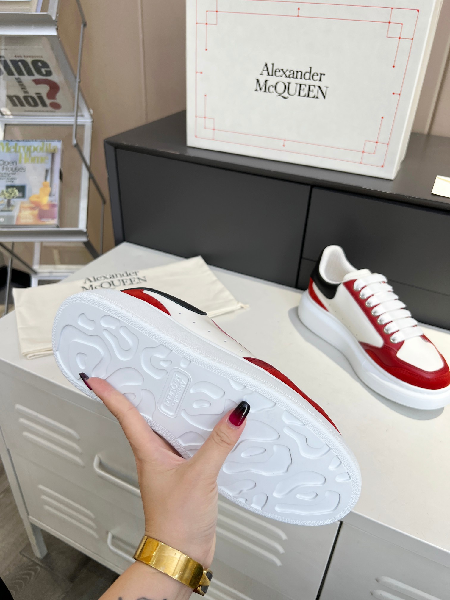 2023SS McQueen’s Cow Skin Recreational Shoeboard with Imported Gas Networks - 图片 5