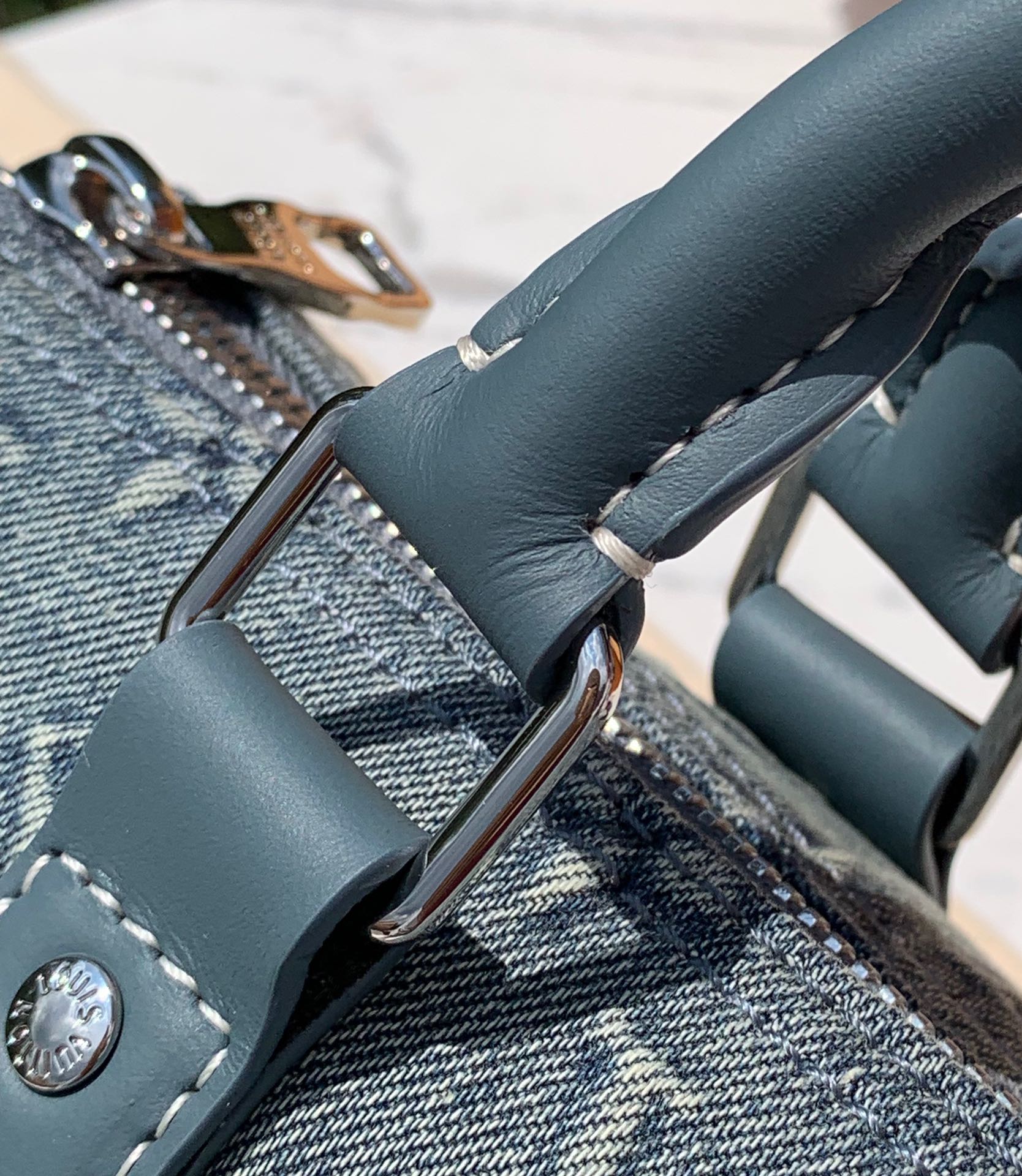 🌼尺寸：25×15×11cmLV最新款波士顿包拼牛皮 ke🌼P🌼Pallxs枕头包M22762渠道特供定