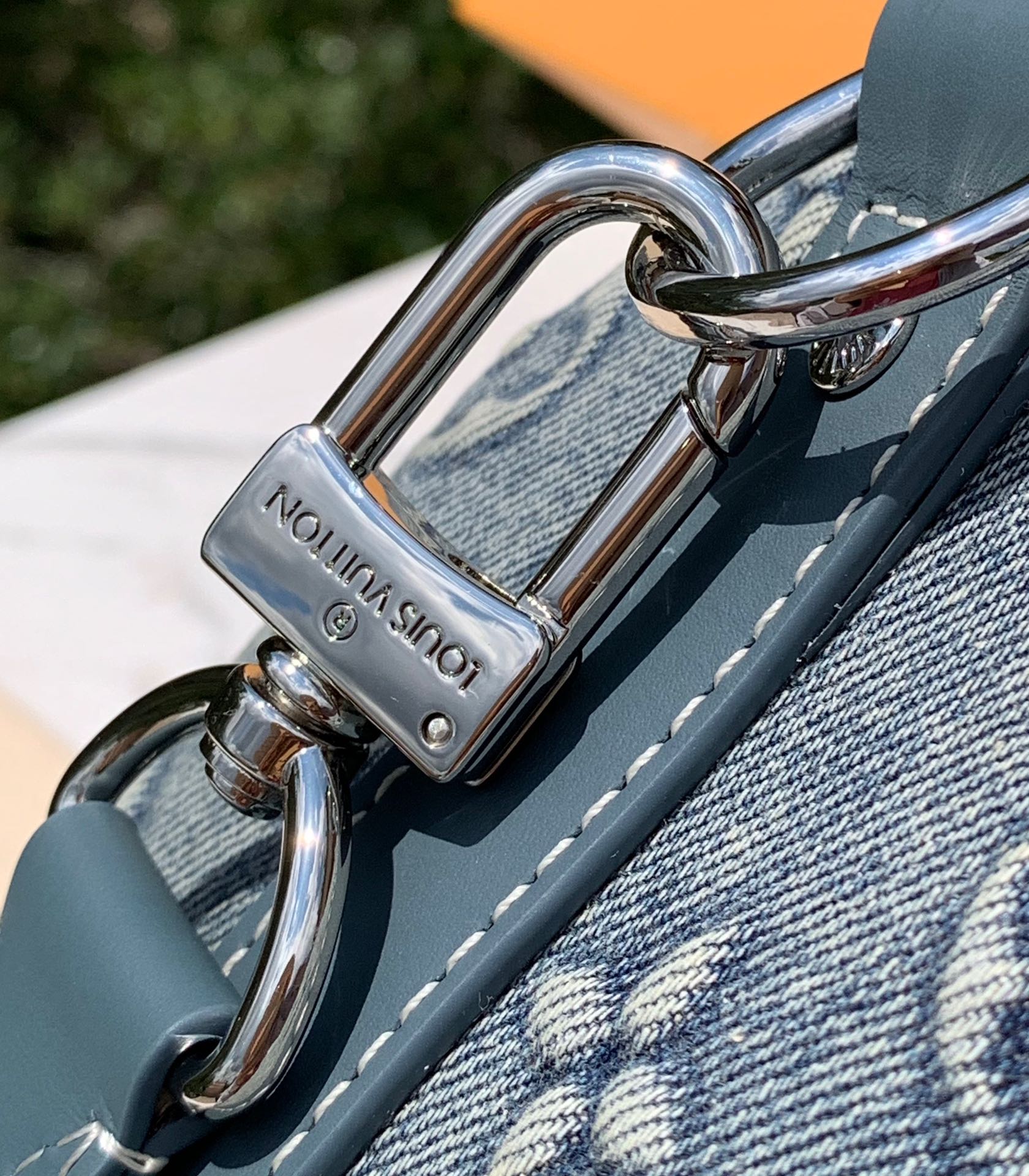 🌼尺寸：25×15×11cmLV最新款波士顿包拼牛皮 ke🌼P🌼Pallxs枕头包M22762渠道特供定