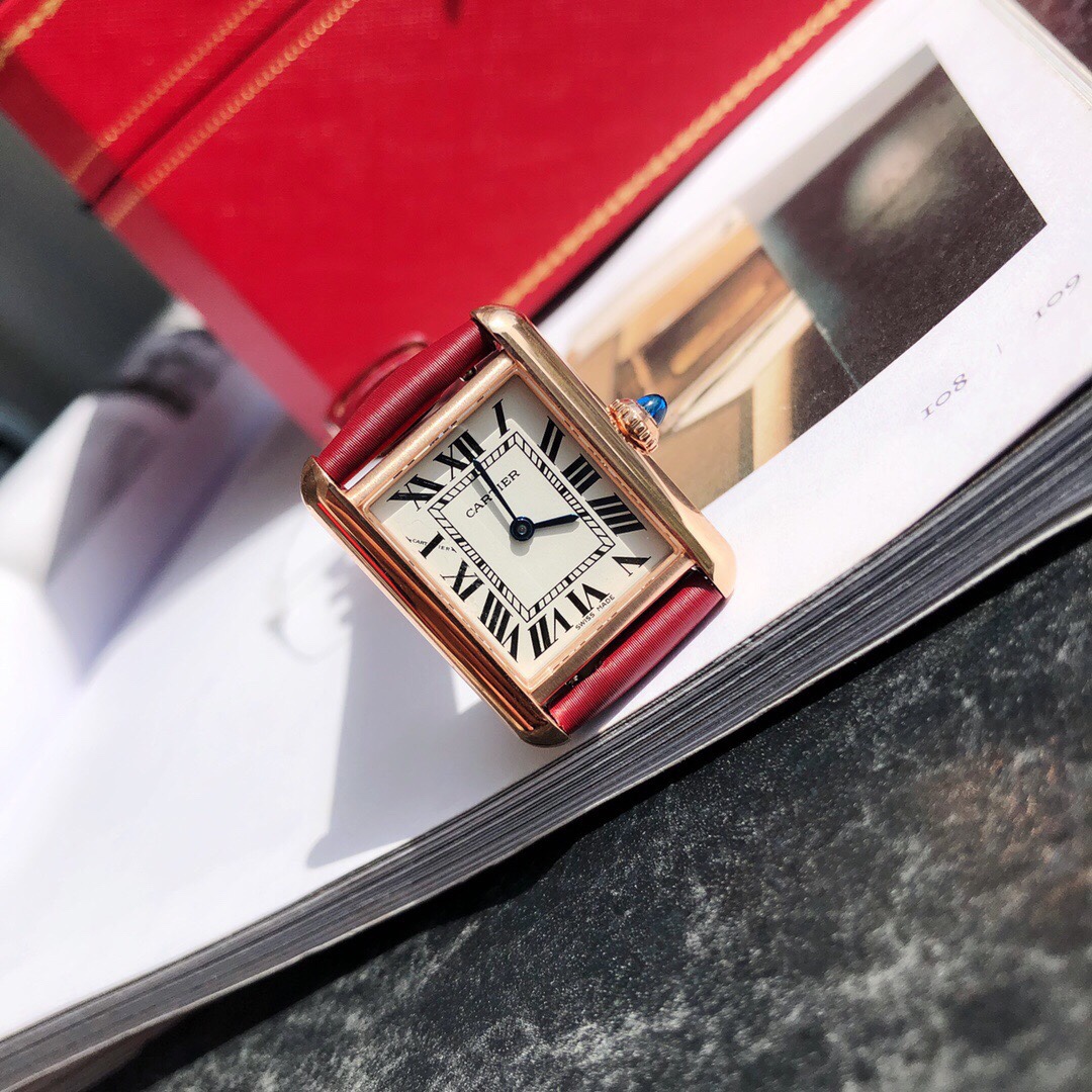 Часы Cartier Tank Must