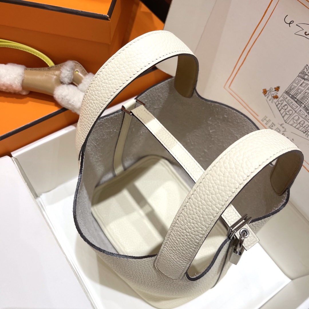 Hermès Cream white and 2s sesame color