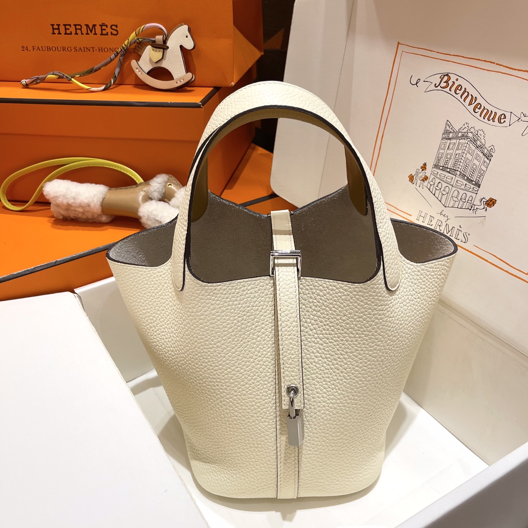 Hermès Cream white and 2s sesame color