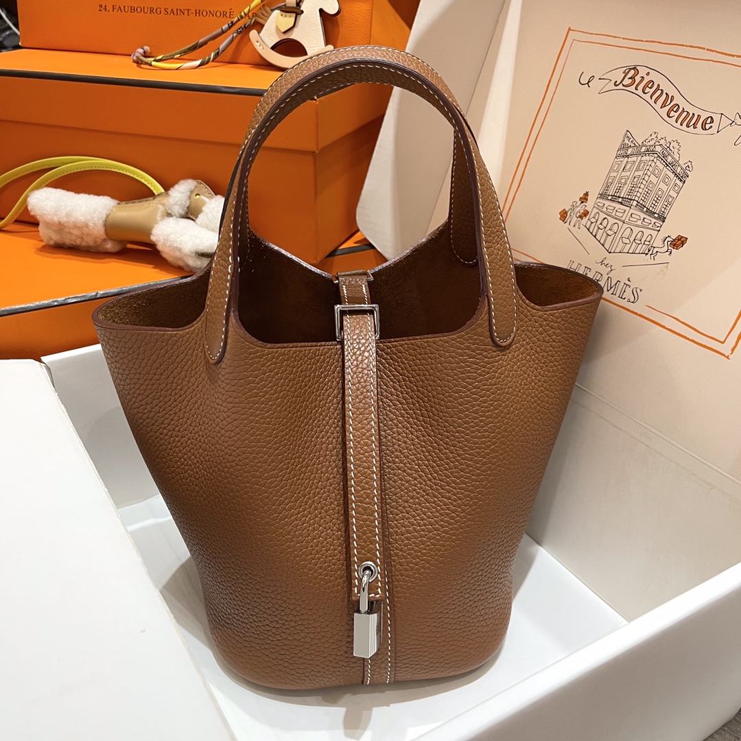 Hermès Happy Labor Day feedback700