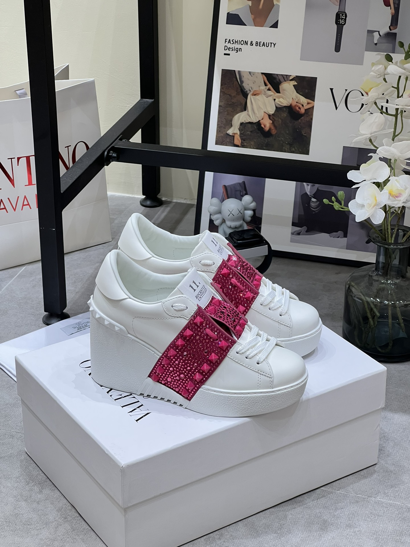 P340🌈 Tiro real exclusivo (versión superior) Zapatos blancos Valentino2023ss GaravaniRockstud Zapatillas de …