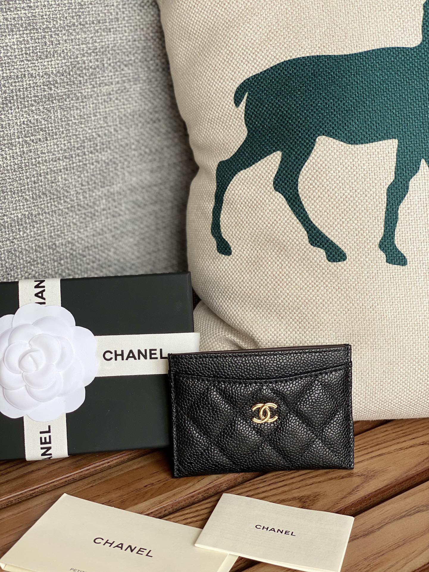 Chanel 大球纹 卡包 、鱼子酱 系列、细节美到淋漓尽致全套包装、款号（AP447）31510