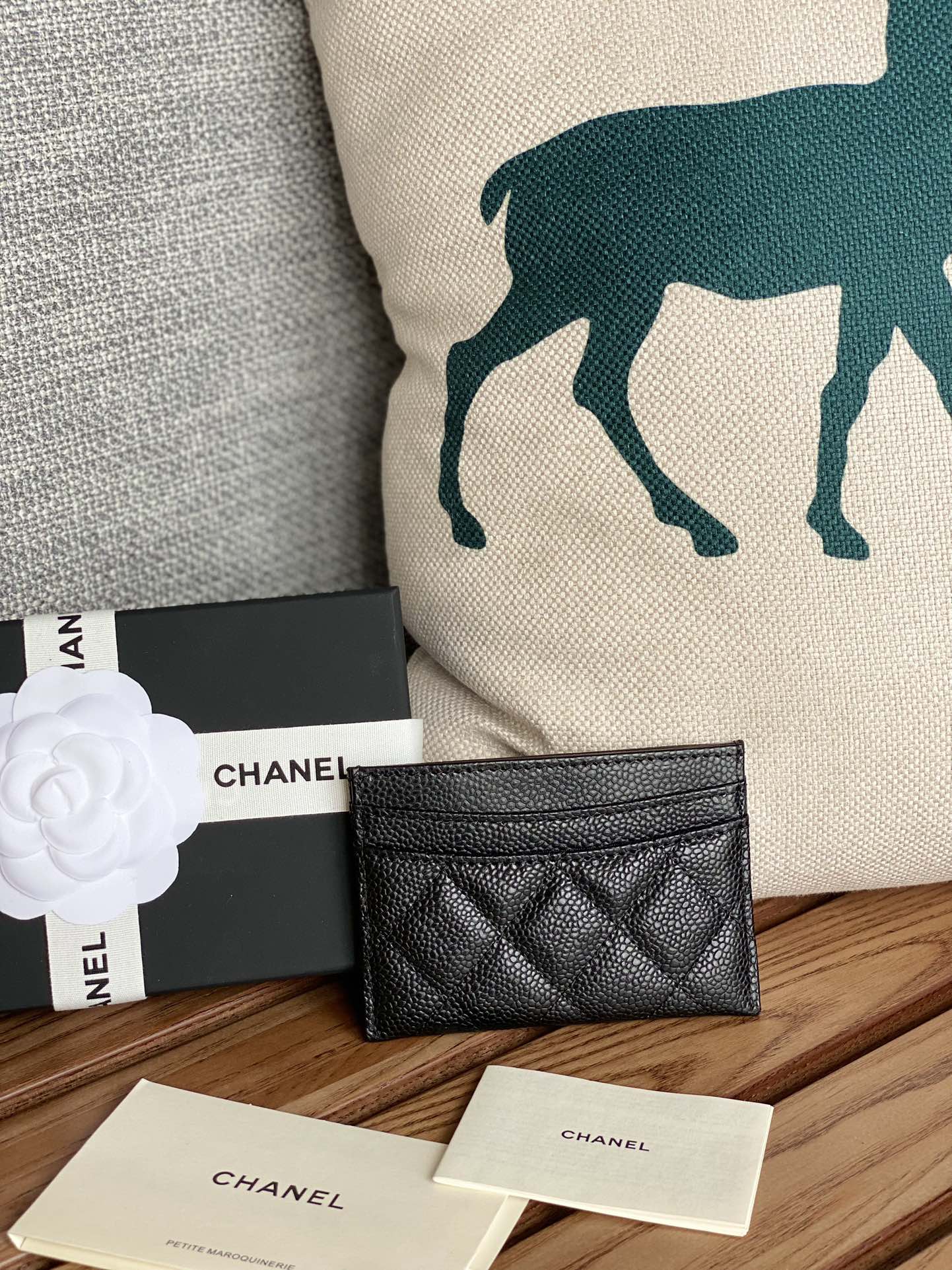 Chanel 大球纹 卡包 、鱼子酱 系列、细节美到淋漓尽致全套包装、款号（AP447）31510