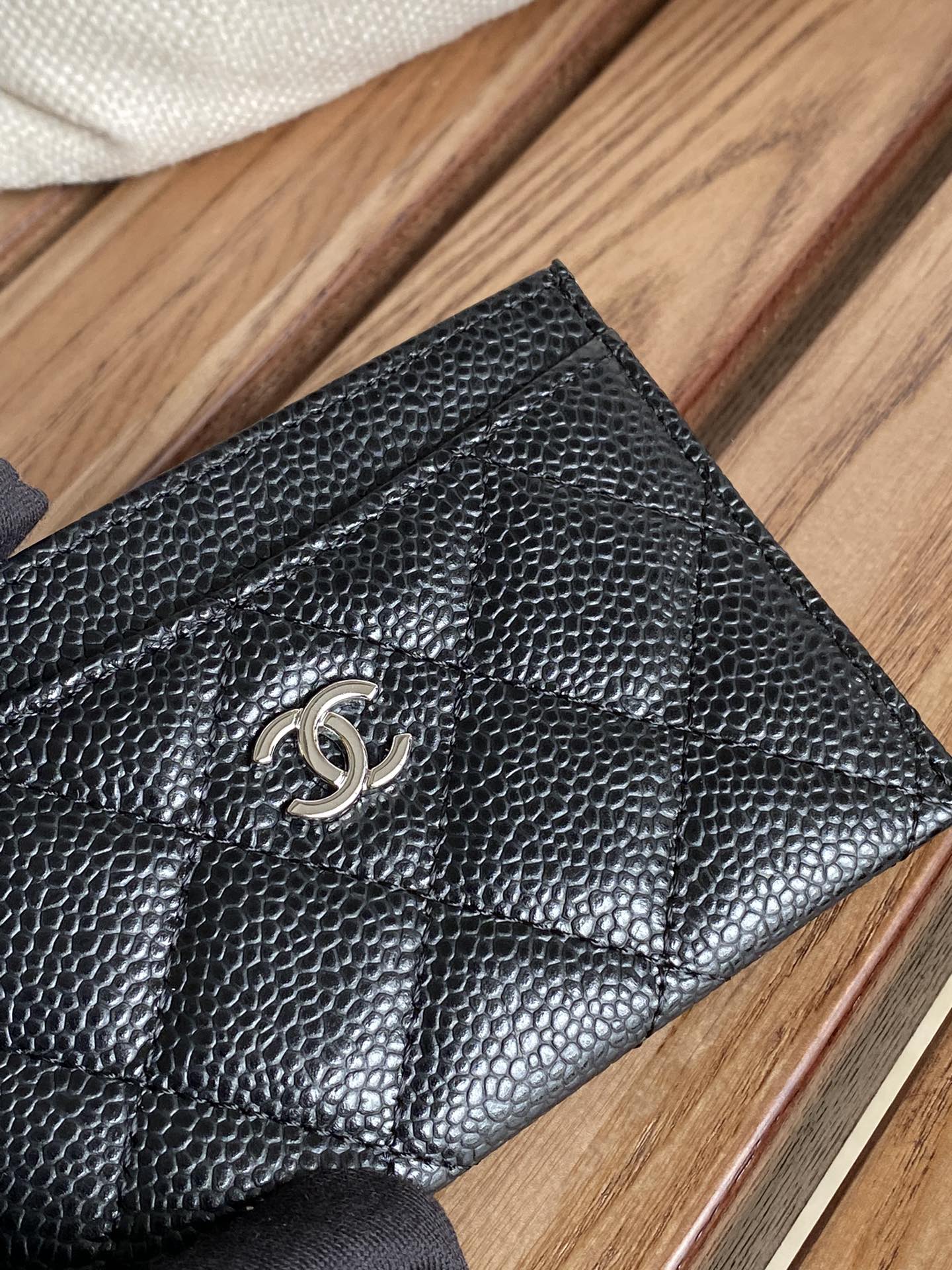 Chanel 大球纹 卡包 、鱼子酱 系列、细节美到淋漓尽致全套包装、款号（AP447）31510