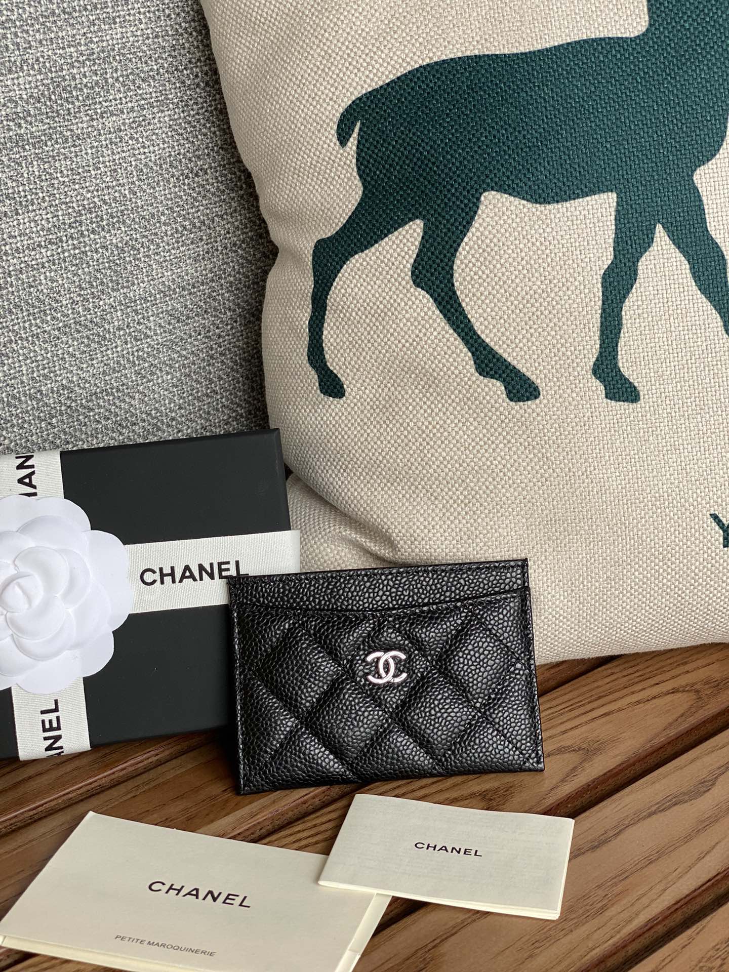 Chanel 大球纹 卡包 、鱼子酱 系列、细节美到淋漓尽致全套包装、款号（AP447）31510