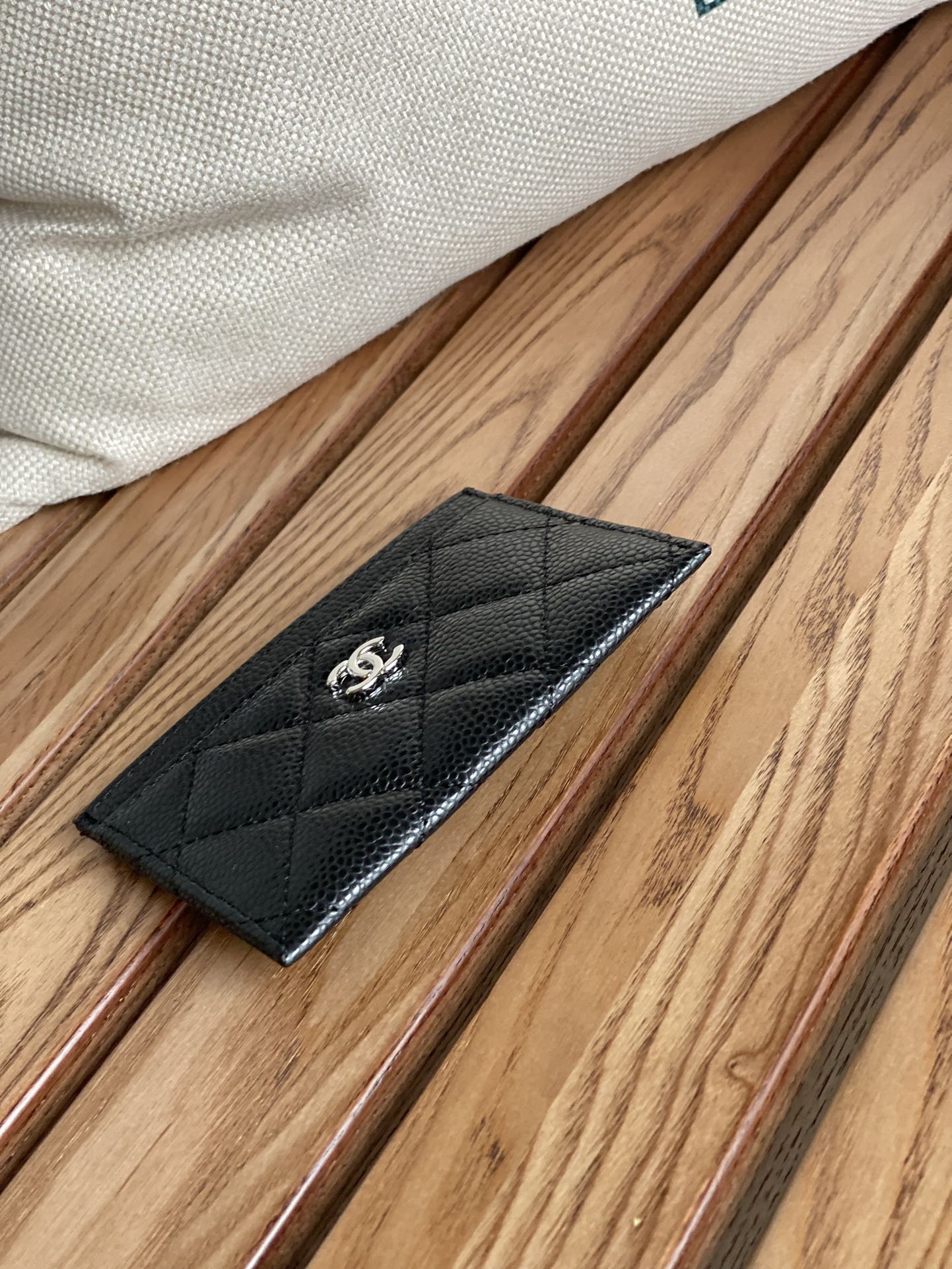 Chanel 大球纹 卡包 、鱼子酱 系列、细节美到淋漓尽致全套包装、款号（AP447）31510