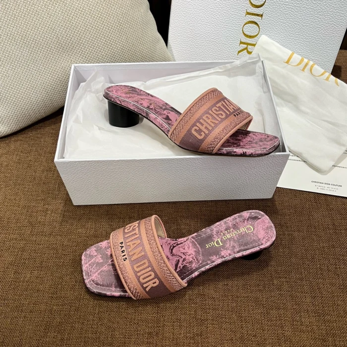 디올 라운드 힐 자수 뮬 샌들 141832
