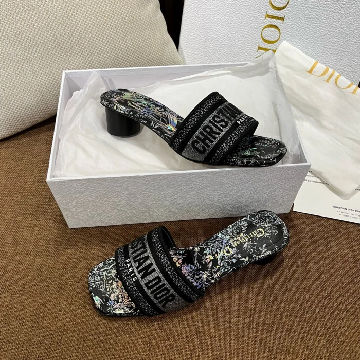 디올 라운드 힐 자수 뮬 샌들 141831